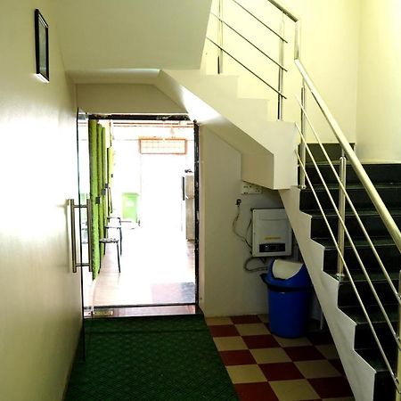 Yuvraj Lodge Osmanabad Exterior foto